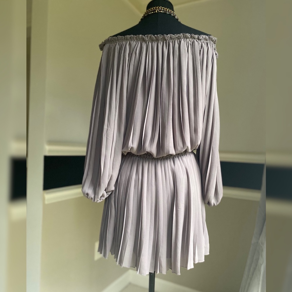 Max Studio Pleated Off-the-shoulder Dress - Picture 5 of 6
